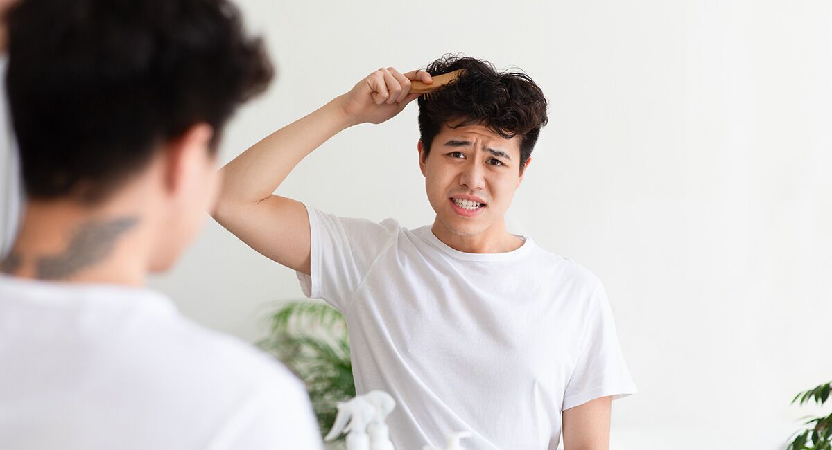 Qué es y cómo tratar la foliculitis decalvante